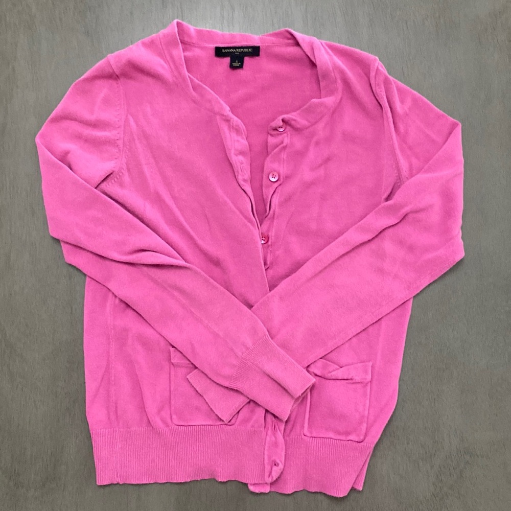 Subtle details - pink cardigan